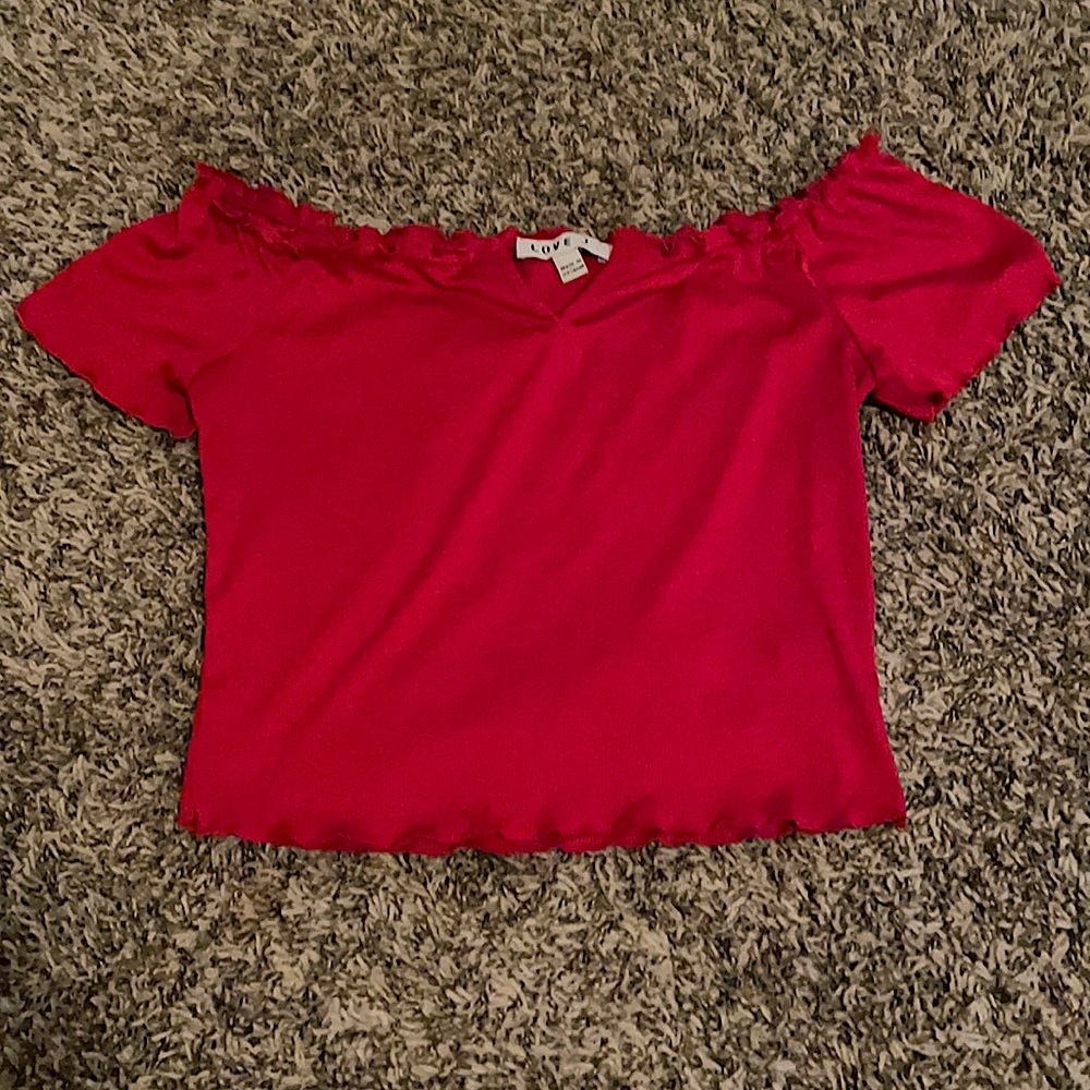 Size Large-Women’s Off-The-Shoulder Red Shirt